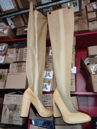Handgefertigte gummi stiefel - handgefertigte,